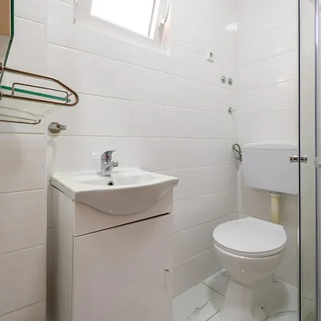 With Parking Space Donji Karin, Novigrad - 22350 Апартаменты Nadin