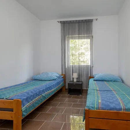 Апартаменты With Parking Space Donji Karin, Novigrad - 22350 Nadin