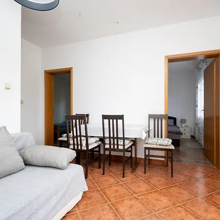 Апартаменты With Parking Space Donji Karin, Novigrad - 22350