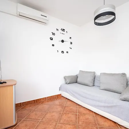 Апартаменты With Parking Space Donji Karin, Novigrad - 22350 *
