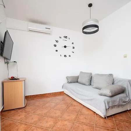 Апартаменты With Parking Space Donji Karin, Novigrad - 22350 *