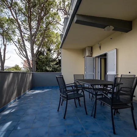 With Parking Space Donji Karin, Novigrad - 22350 * Nadin