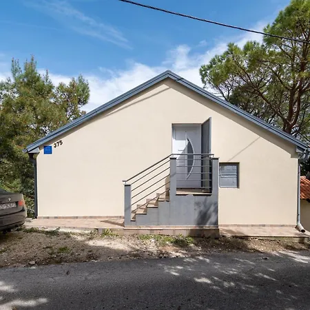 Апартаменты With Parking Space Donji Karin, Novigrad - 22350 Nadin