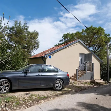 Апартаменты With Parking Space Donji Karin, Novigrad - 22350 *