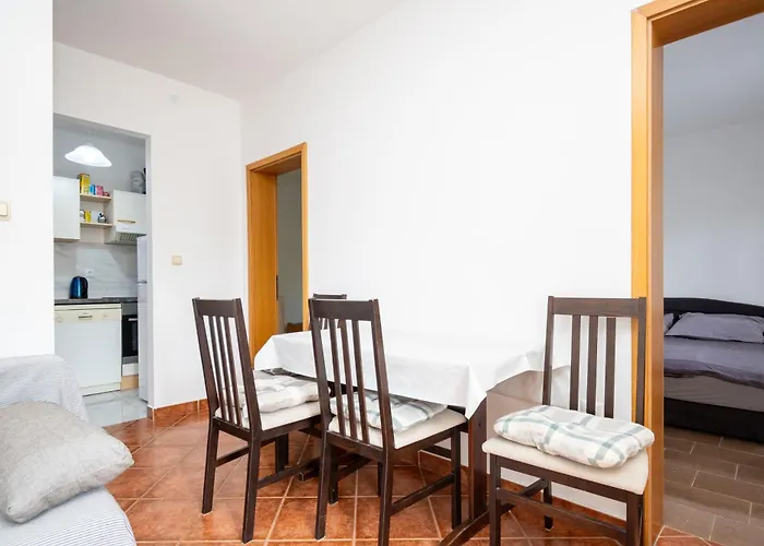 With Parking Space Donji Karin, Novigrad - 22350 Апартаменты Nadin