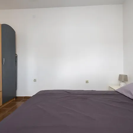 With A Parking Space Donji Karin, Novigrad - 22350 Apartment