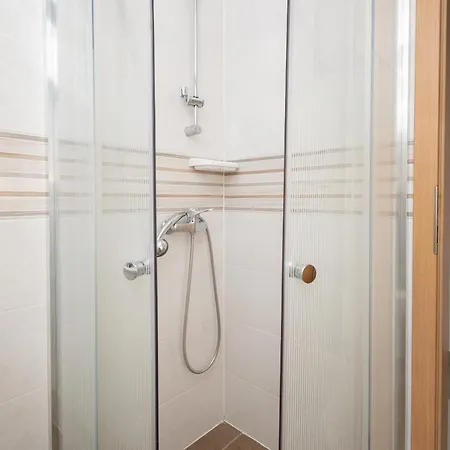 With A Parking Space Donji Karin, Novigrad - 22350 Nadin