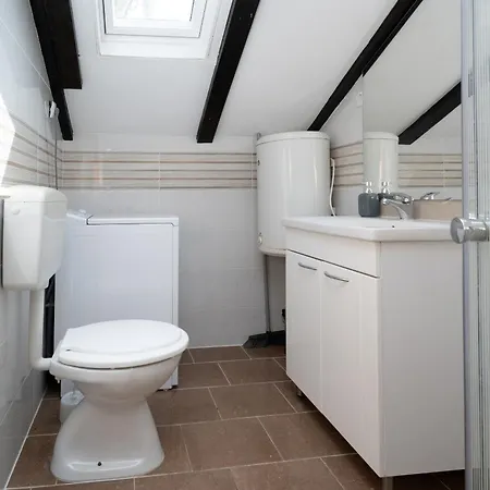 With A Parking Space Donji Karin, Novigrad - 22350 Nadin