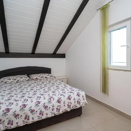 With A Parking Space Donji Karin, Novigrad - 22350 Apartment