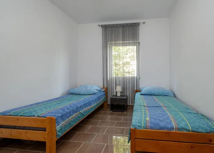 Appartement With Parking Space Donji Karin, Novigrad - 22350 Nadin