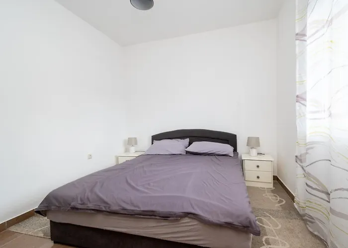 With Parking Space Donji Karin, Novigrad - 22350 *