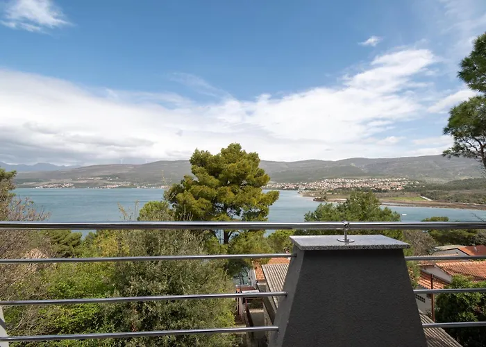 With Parking Space Donji Karin, Novigrad - 22350