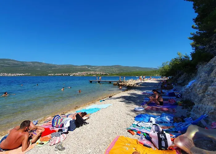 Appartement With Parking Space Donji Karin, Novigrad - 22350 Nadin